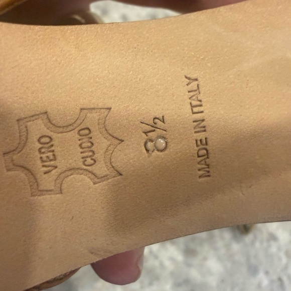 Tory Burch Tan Slingback Pumps with Gold Cap Toe - Picture 7 of 7